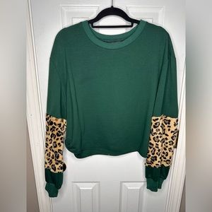 Green Cropped Sweatshirt Leopard Sleeve Crewneck